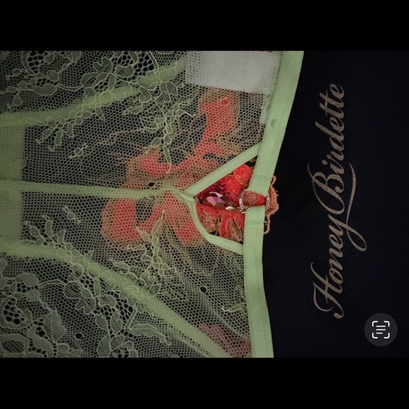 CHRISTINE YELLOW BRIEF - Picture 6 of 9